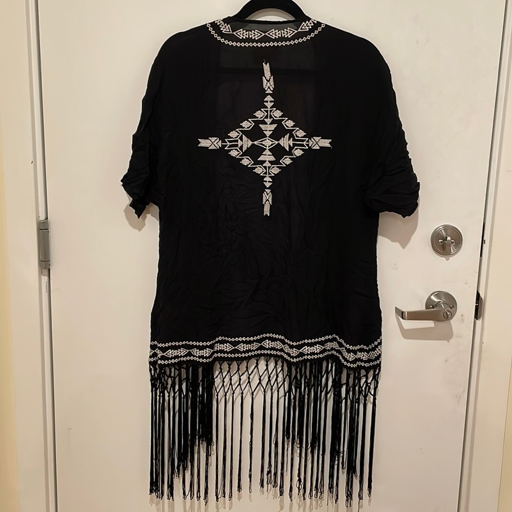 Black Short Sleeve Fringed Shawl